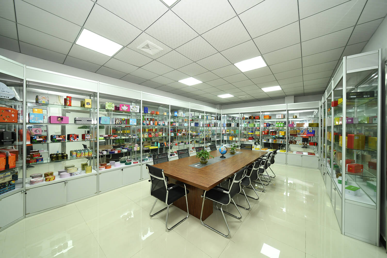 sample room of tin container manufacturer